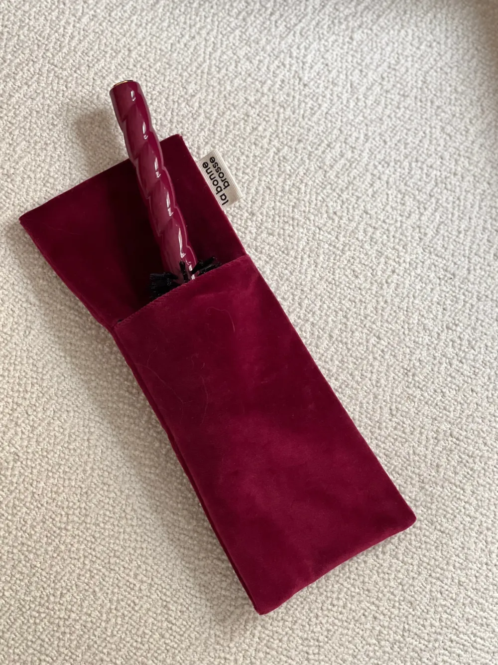 La Pochette "Brosse Ronde N.05" Rouge Cerise|La Bonne Brosse Clearance