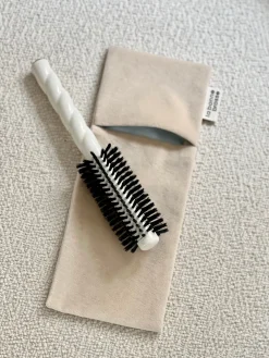 La Pochette "Brosse Ronde N.05" Blanc Crème|La Bonne Brosse Store