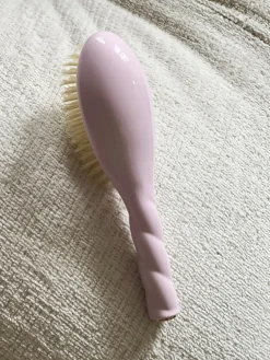 N.06 La brosse bébé MA PREMIÈRE BROSSE Rose Lilas|La Bonne Brosse Shop