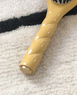 N.03 La Brosse Cuir Chevelu Sensible L'INDISPENSABLE DOUCEUR Jaune Safran|La Bonne Brosse Clearance