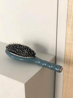 N.03 La Brosse Cuir Chevelu Sensible L'INDISPENSABLE DOUCEUR Bleu Encre|La Bonne Brosse Best