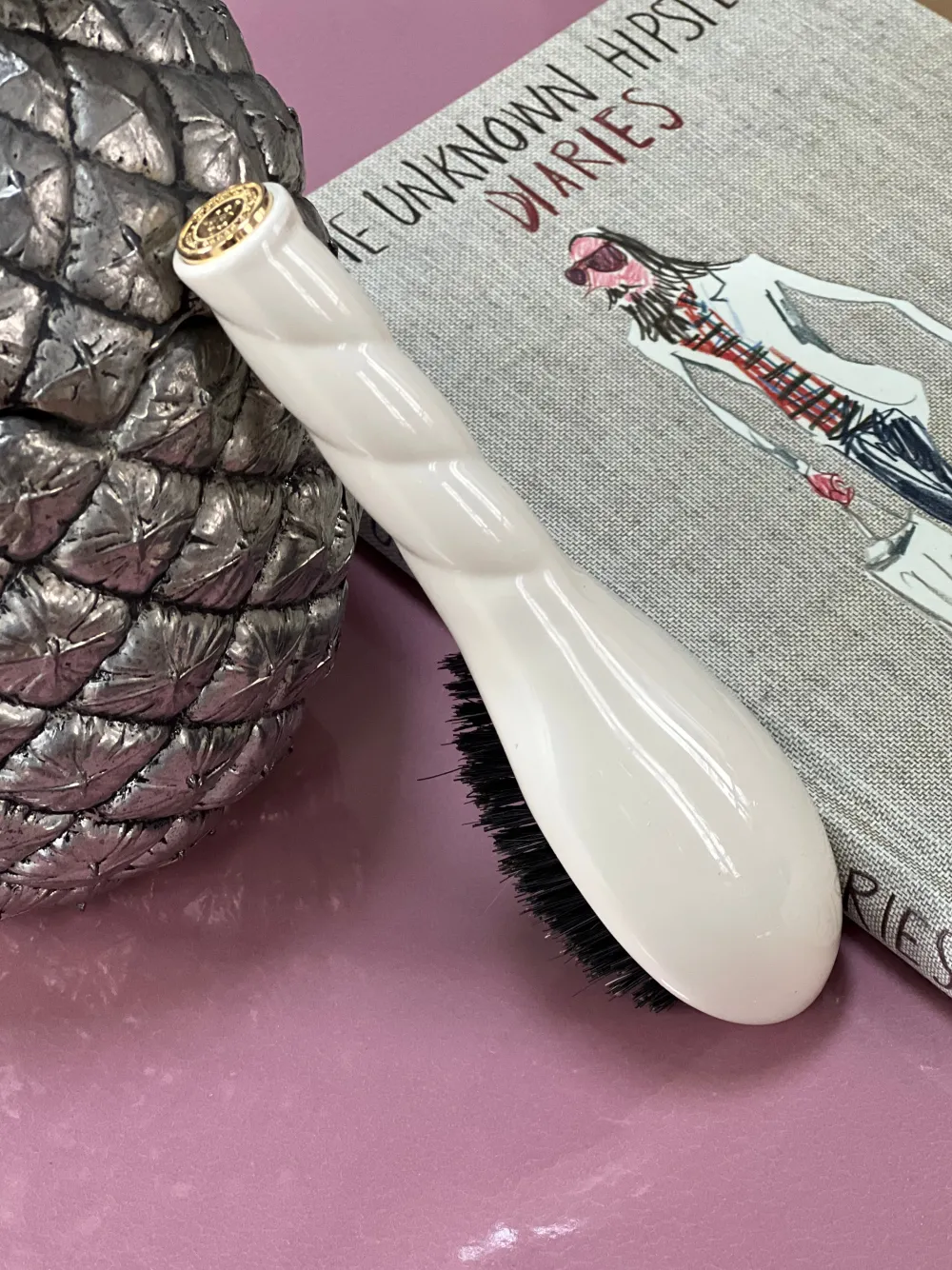 N.01 La Petite Brosse Brillance & Soin L’UNIVERSELLE Blanc Crème|La Bonne Brosse Store