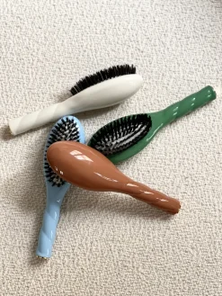 N.01 La Petite Brosse Brillance & Soin L’UNIVERSELLE Vert Amande|La Bonne Brosse Sale
