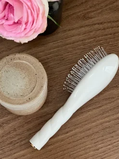 N.04 La Petite Brosse Démêlante & Massante LA MIRACLE Blanc Crème|La Bonne Brosse Online